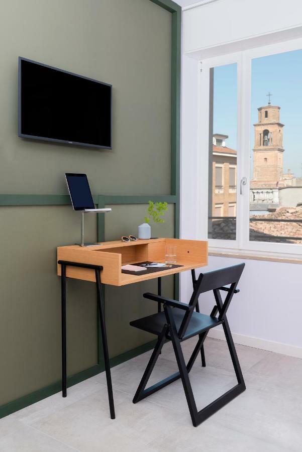 Bnbiz - Coworking Hotel Fiorenzuola dʼArda Εξωτερικό φωτογραφία