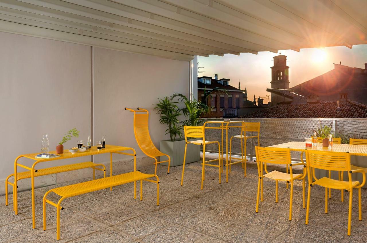Bnbiz - Coworking Hotel Fiorenzuola dʼArda Εξωτερικό φωτογραφία